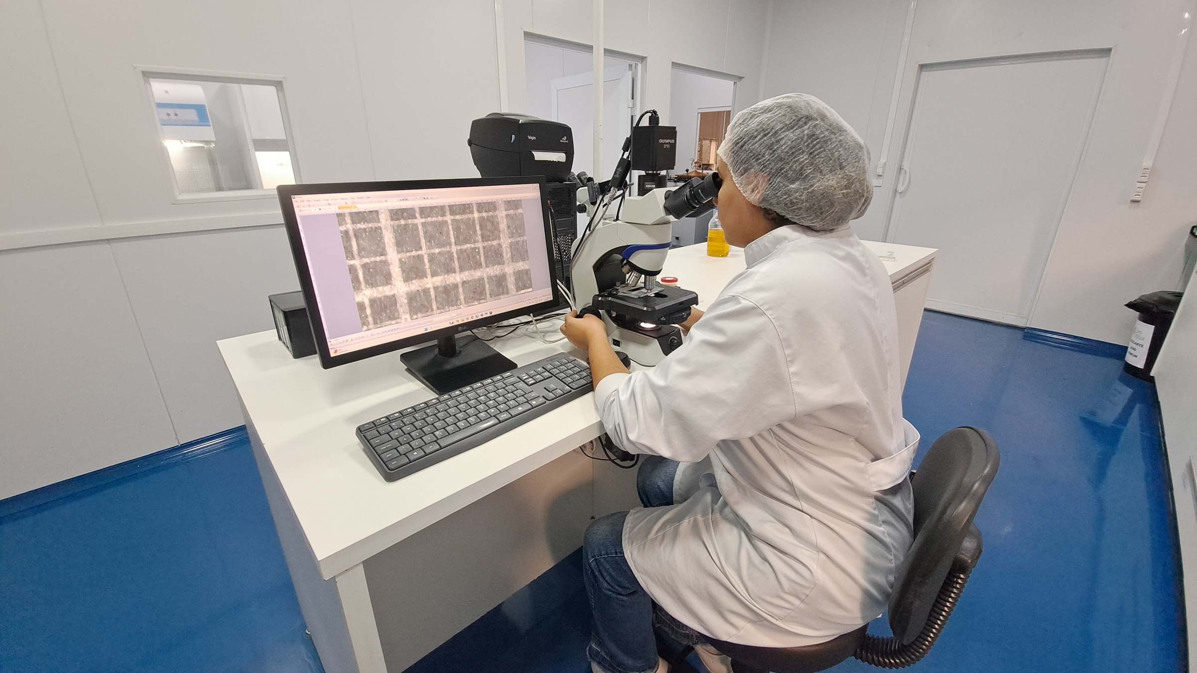Laboratório de controle de qualidade microbiológico Biolatus